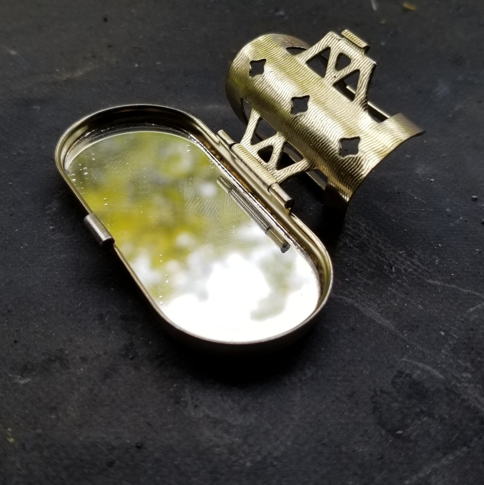 Vintage lipstick holder - Picture 3 of 3